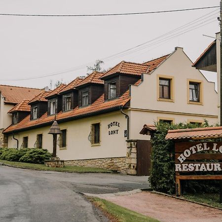 Hotel Lony Mochov Ngoại thất bức ảnh