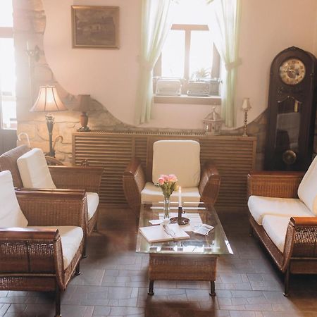 Hotel Lony Mochov Ngoại thất bức ảnh