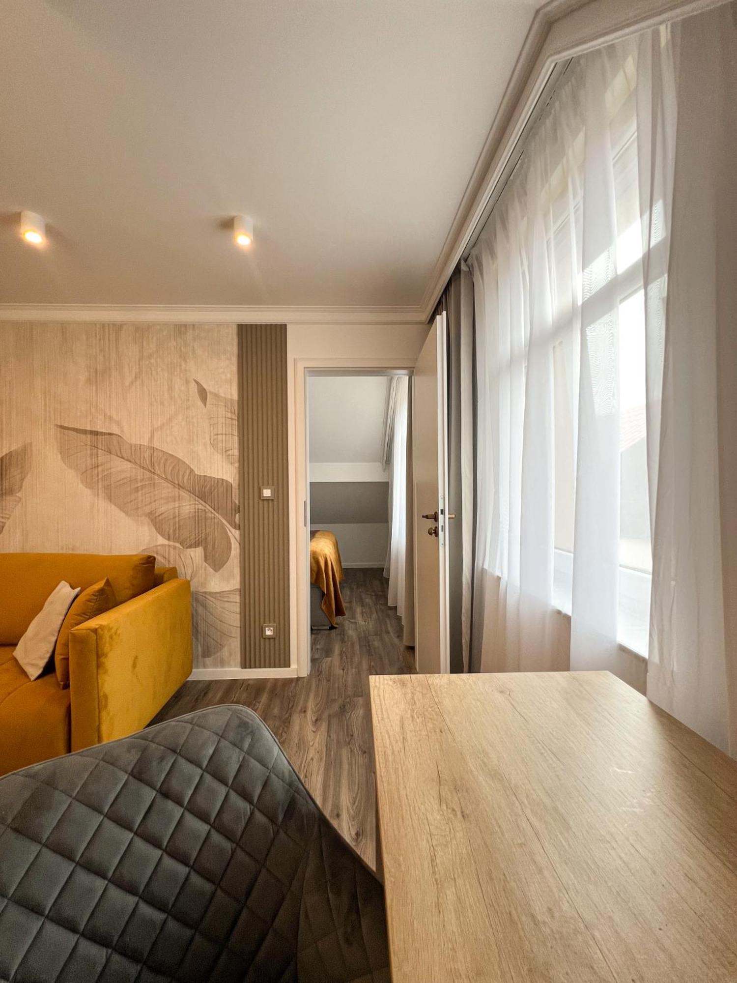 Hotel Lony Mochov Ngoại thất bức ảnh